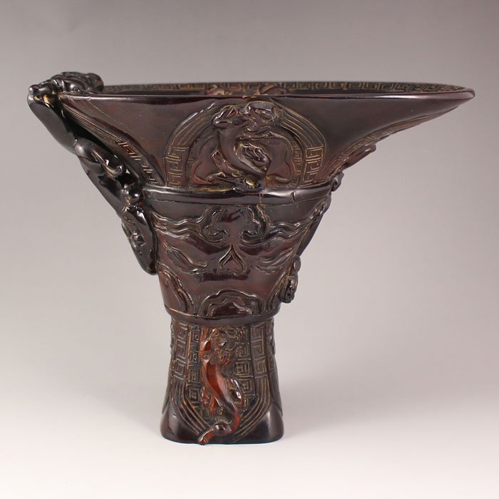 Vintage Chinese Ox Horn Carved Sacrifice Big Cup: Vintage Chinese Ox Horn Carved Sacrifice Big Cup Dimension:180*105*150(mm)7.09*4.13*5.91(in) Weight 1.27 lbs/578 g Tips about horn sculpture Horn sculpture has a long history. The horn sculpture is us