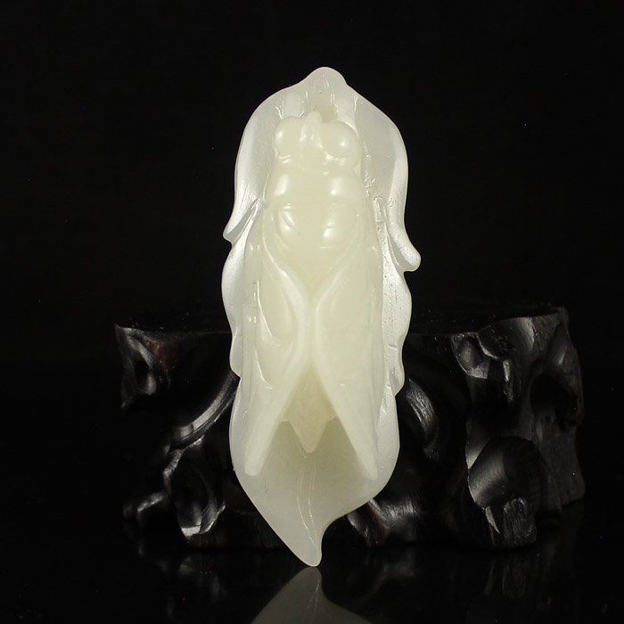 Chinese Natural Hetian Jade Pendant Carved Cicada (1 of 7)