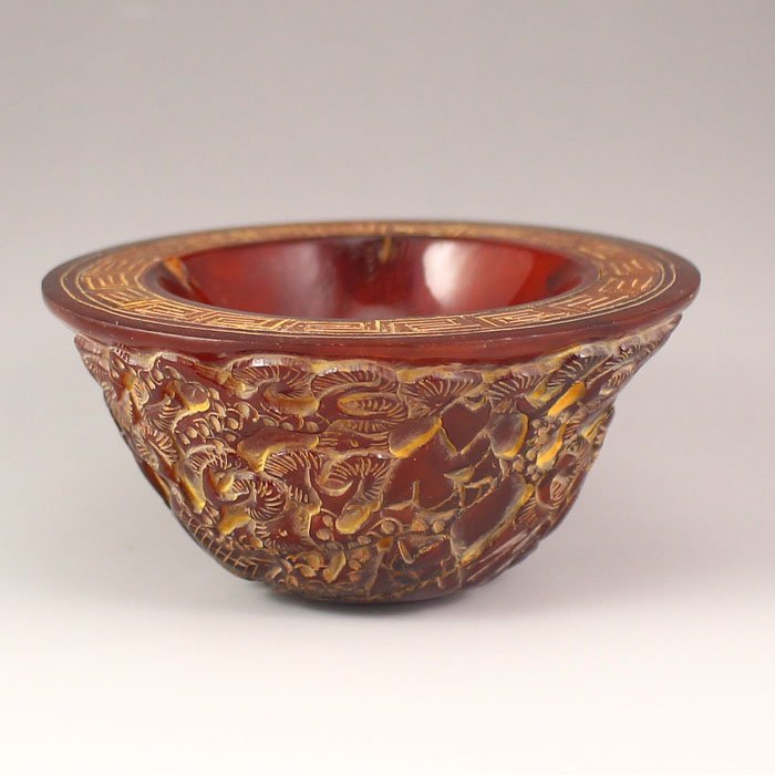 Vintage Chinese Ox Horn Bowl Carved Sage & Pine Tree: Vintage Chinese Ox Horn Bowl Carved Sage & Pine Tree Dimension: 96*96*50(mm) 3.78*3.78*1.97(in) Weight 0.37 lbs/167 g Tips about horn sculpture Horn sculpture has a long history. The horn sculpture is