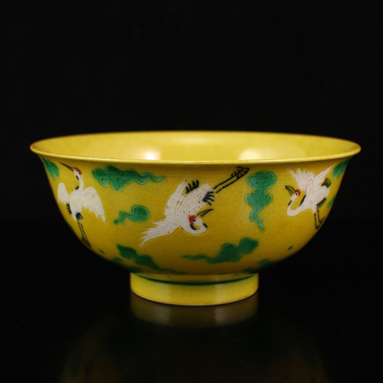 Hand-painted Chinese Su San Cai Porcelain Bowl: Hand-painted Chinese Su San Cai Porcelain Bowl w Yong Zheng Mark Dimension: 150*150*70(mm)5.91*5.91*2.76(in) Weight 0.42 lbs/192 g Tips about Chinese Porcelain Chinese ceramic ware is an art craft tha