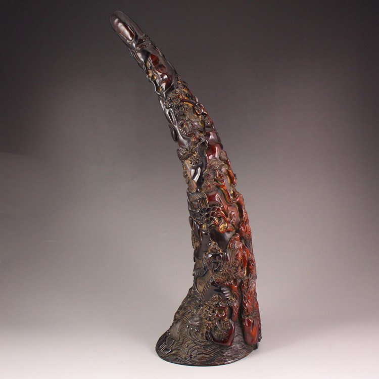 Chinese Qing Dy Ox Horn Statue - Figures & Pine Tree: Vintage Chinese Qing Dy Ox Horn Statue Carved Figures & Pine Tree Dimension:380*120*95(mm)14.96*4.72*3.74(in)Weight 1.96 lbs/889 g Tips about horn sculpture Horn sculpture has a long history. The horn