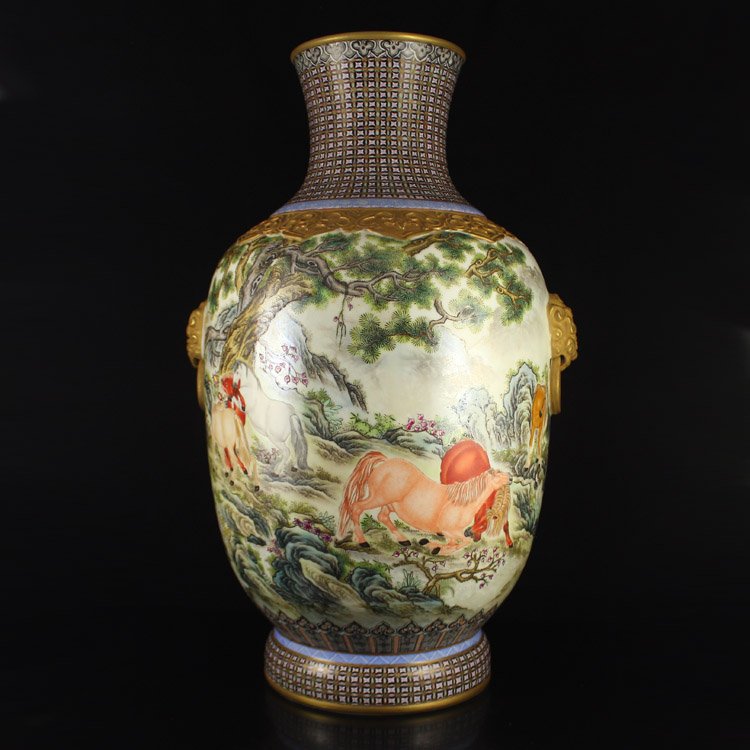 Chinese Gilt Gold Enamels Porcelain Vase Yongzheng Mark (1 of 9)