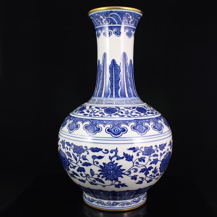 Chinese Gilt Edges Blue And White Porcelain Vase: Hand-painted Chinese Gilt Edges Blue And White Porcelain Vase w Qianlong Mark Dimension: 390*240*240(mm)15.35*9.45*9.45(in) Weight 7.00 lbs/3175 g Tips about Chinese Porcelain Chinese ceramic ware is 