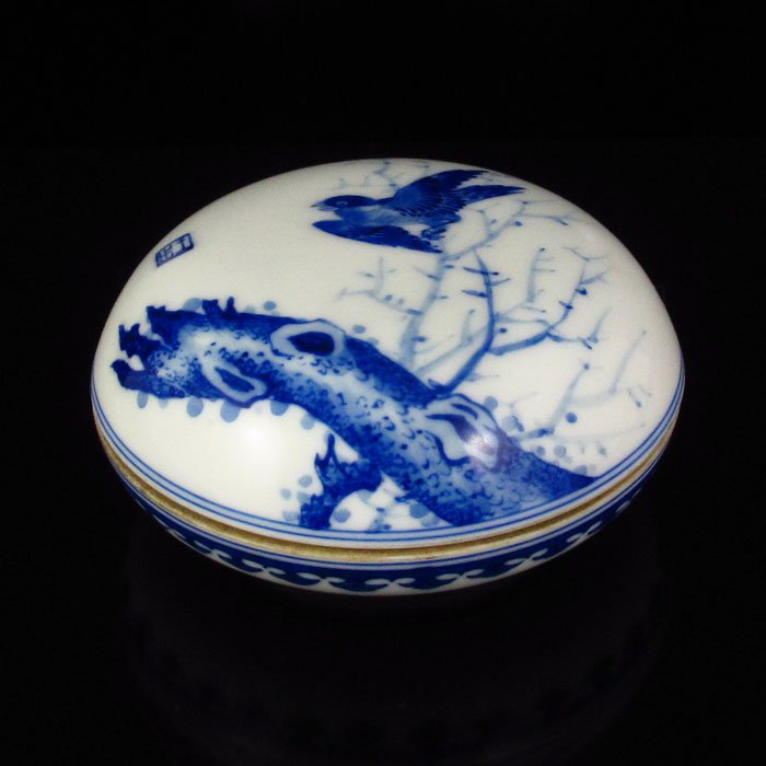 Hand-painted Chinese Blue And White Porcelain Rouge Box (1 of 5)