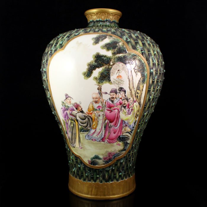 Chinese Gilt Gold Famille Rose Porcelain Big Vase (1 of 10)