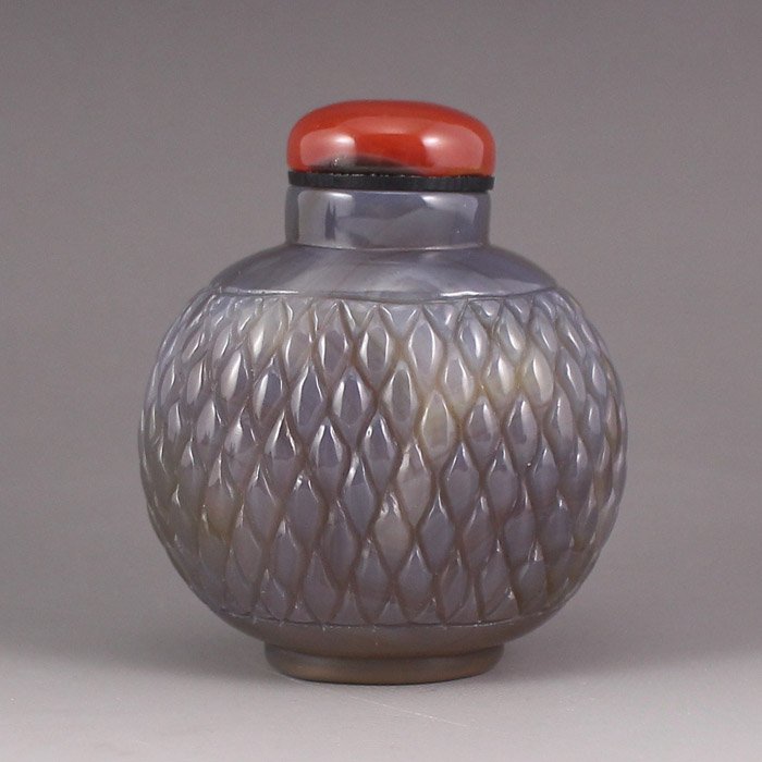 Superb Chinese Natural Agate Snuff Bottle (1 of 7)