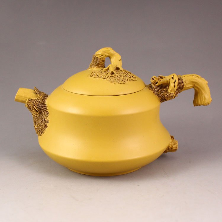 Handmade Chinese Yixing Zisha / Purple Clay Teapot: Handmade Chinese Yixing Zisha / Purple Clay Teapot w Artist Signature Dimension:120*80*65 (mm) 4.72*3.15*2.56 (in) Weight 0.36 lbs/163 g