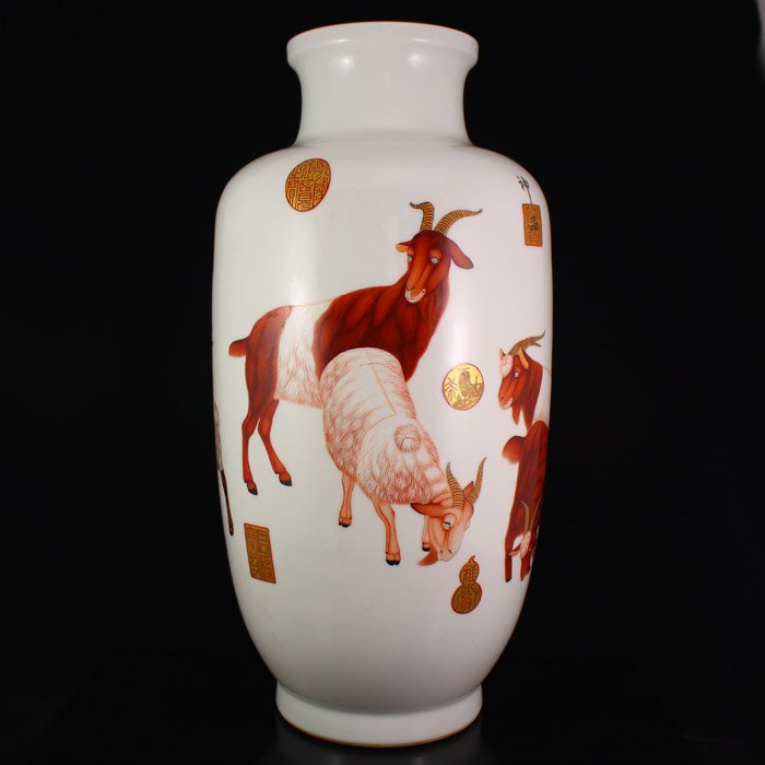 Superb Chinese Gilt Edges Enamel Porcelain Vase (1 of 10)