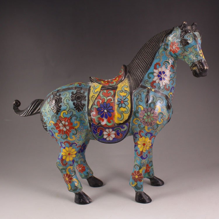 China Bronze Cloisonne Inlay Silver Wire Statue - Horse: Chinese Bronze Cloisonne Inlay Silver Wire Statue - Fortune Horse Dimension: 280*240*100(mm) 11.02*9.45*3.94(in) Weight 5.49 lbs/2489 g Cloisonne, Beijing famous traditional handicrafts, has a history