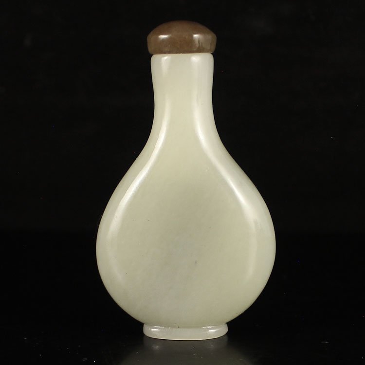 Chinese Natural Hetian Jade Snuff Bottle (1 of 6)