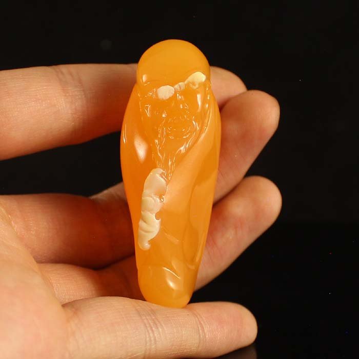 Indonesia Jintian Huang Pendant -Longevity Taoism Deity: Beautiful Color Indonesia Natural Jintian Huang Pendant - Longevity Taoism DeityDimension:59*30*18(mm)2.32*1.18*0.71(in) Weight 0.10 lbs/45 g Jin Tian Huang from Indonesia and Java Sun Xi, the stone i
