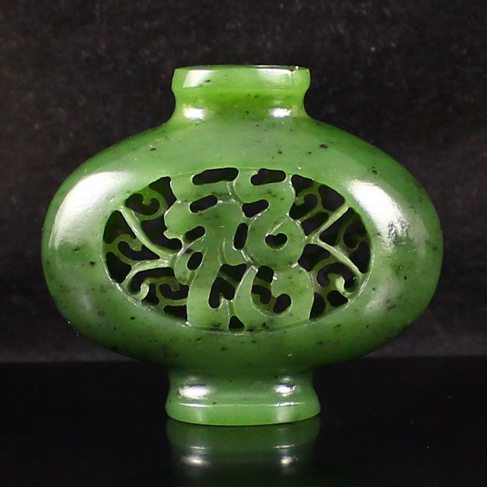 Hollow Out Chinese Green Hetian Jade Snuff Bottle (1 of 6)
