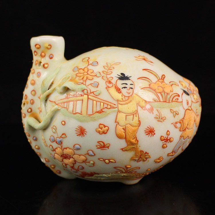 Chinese Luminous Porcelain w Ink Tank: Chinese Luminous Porcelain w Ink Tank Dimension: 97*78*76(mm) 3.82*3.07*2.99 (in) Weight 0.34 lbs/152 g Tips about Chinese Porcelain Chinese ceramic ware is an art craft that has been developing since