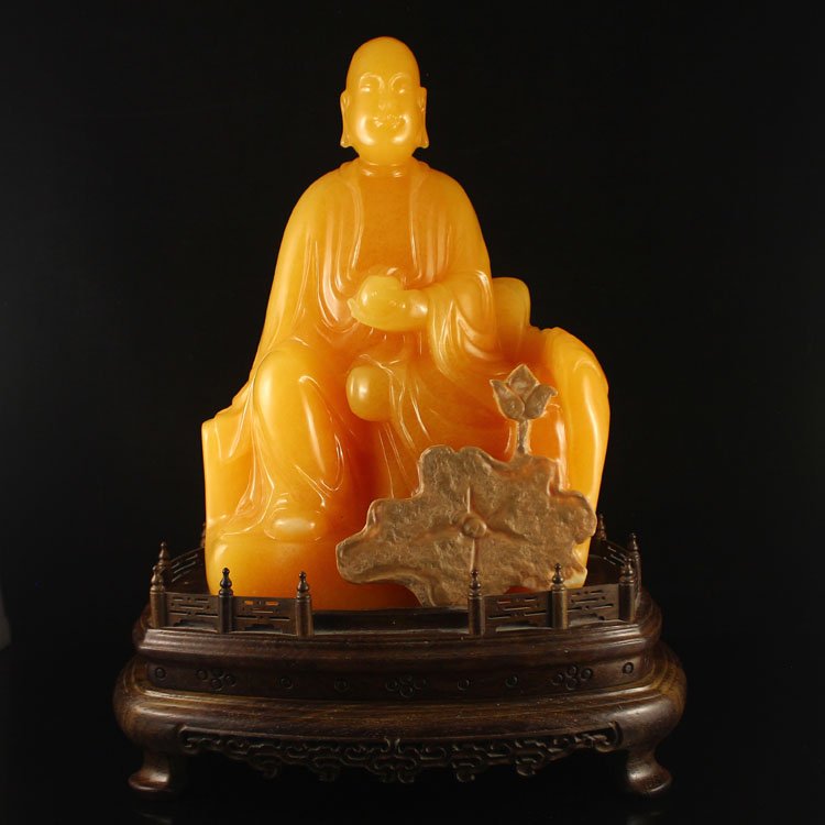 Superb Indonesia Jin Tian Huang Statue - Arhat: Superb Indonesia Jin Tian Huang Statue - Arhat Free Certificate Dimension: 170*260*95(mm) 6.69*10.24*3.74(in) Weight 10.94 lbs/4961 g Jin Tian Huang from Indonesia and Java Sun Xi, the stone in the un