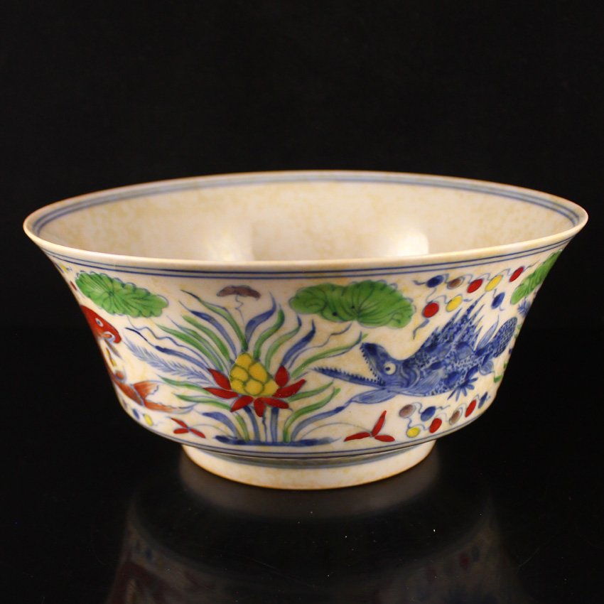 Hand-painted Chinese Dou Cai Porcelain Bowl (1 of 9)