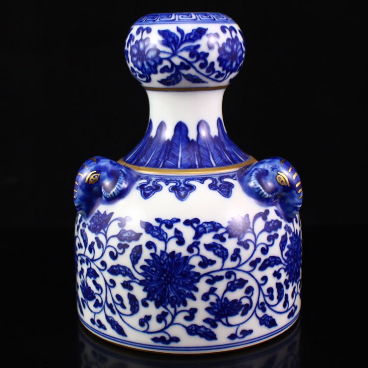 Chinese Gilt Edges Blue And White Porcelain Vase (1 of 7)