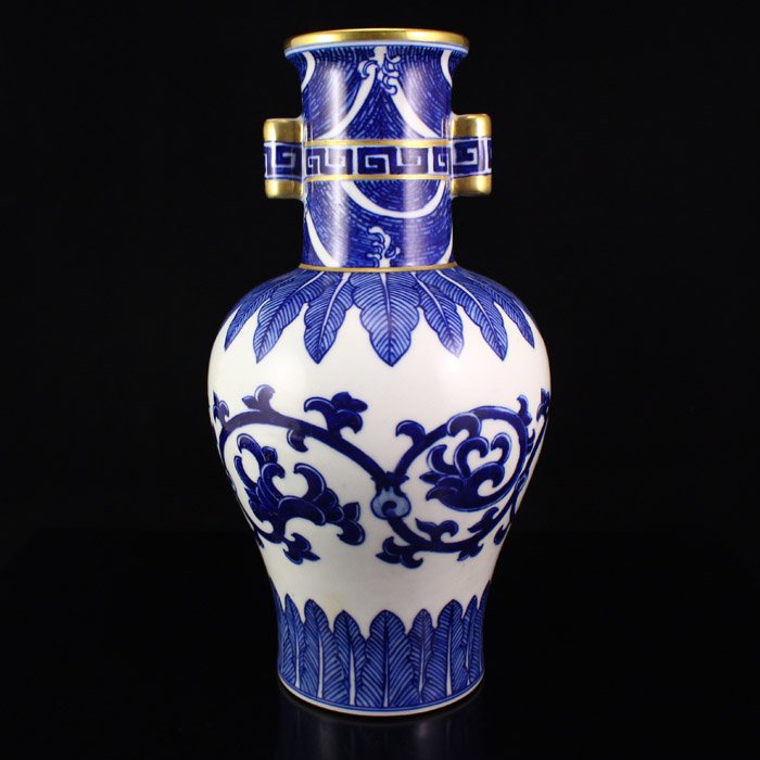 Chinese Gilt Edges Blue And White Porcelain Vase (1 of 8)
