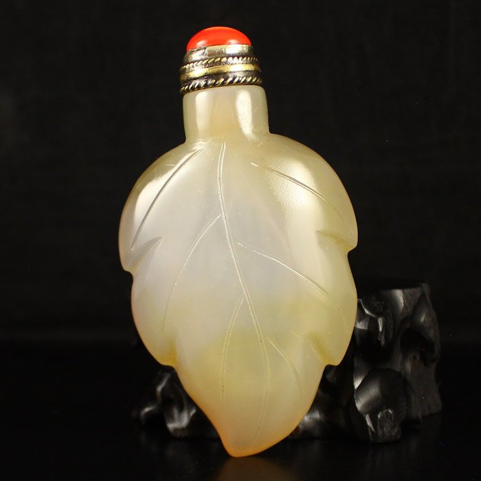 Hand Carved Chinese Natural Agate Snuff Bottle (1 of 5)