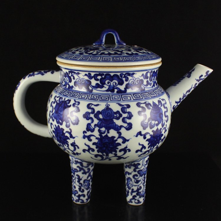 Hand-painted Chinese Blue And White Porcelain Teapot (1 of 9)