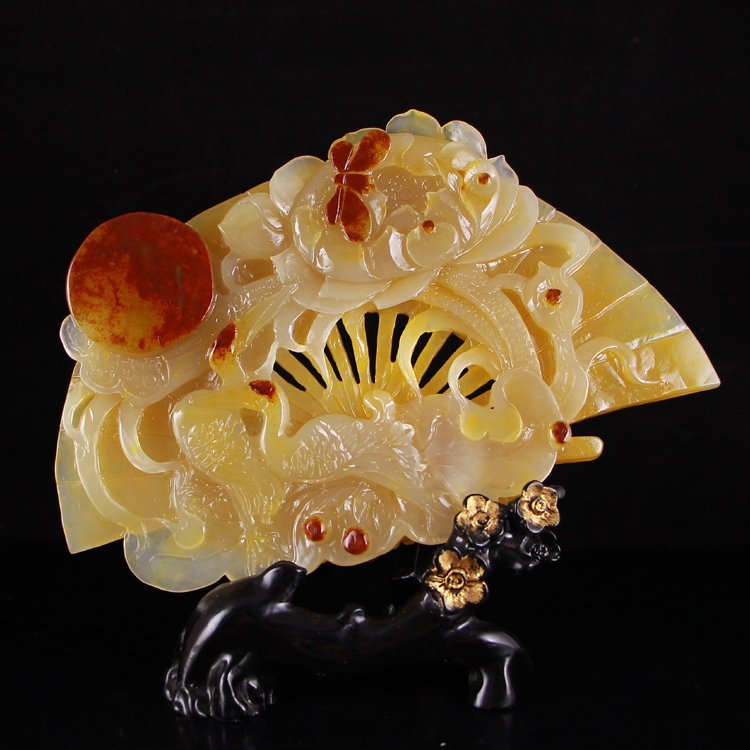 Chinese Natural Jade Statue - Crane & Lotus: Chinese Natural Jade Statue - Crane & Lotus Dimension: 185*110*17(mm) 7.28*4.33*0.67(in) Weight 1.37 lbs/622 g The total weight does not include the base. The base is not included after you have won t