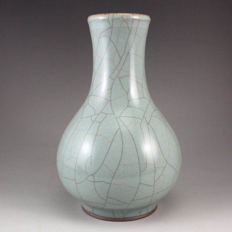Chinese Qing Dynasty Official kiln Porcelain Vase (1 of 6)