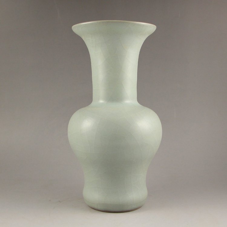 Chinese Long Quan Kiln Porcelain Vase (1 of 5)