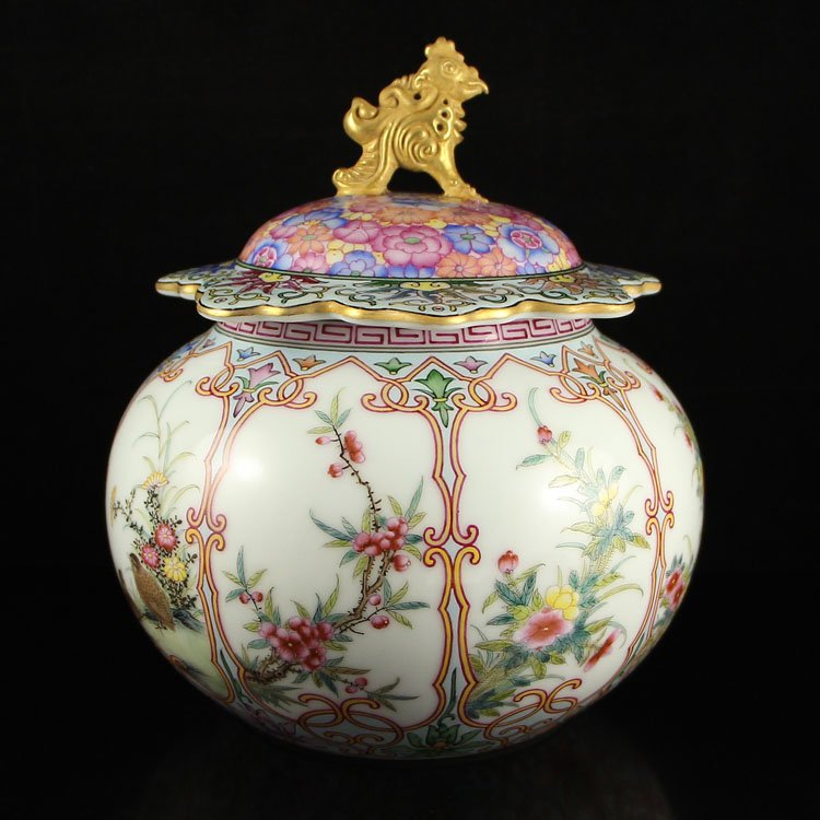 Chinese Gilt Gold Famille Rose Porcelain Tea Caddy (1 of 10)