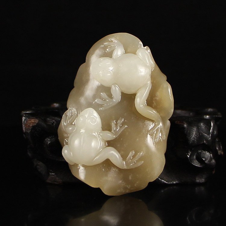 Chinese Natural Hetian Jade Frog Pendant (1 of 6)
