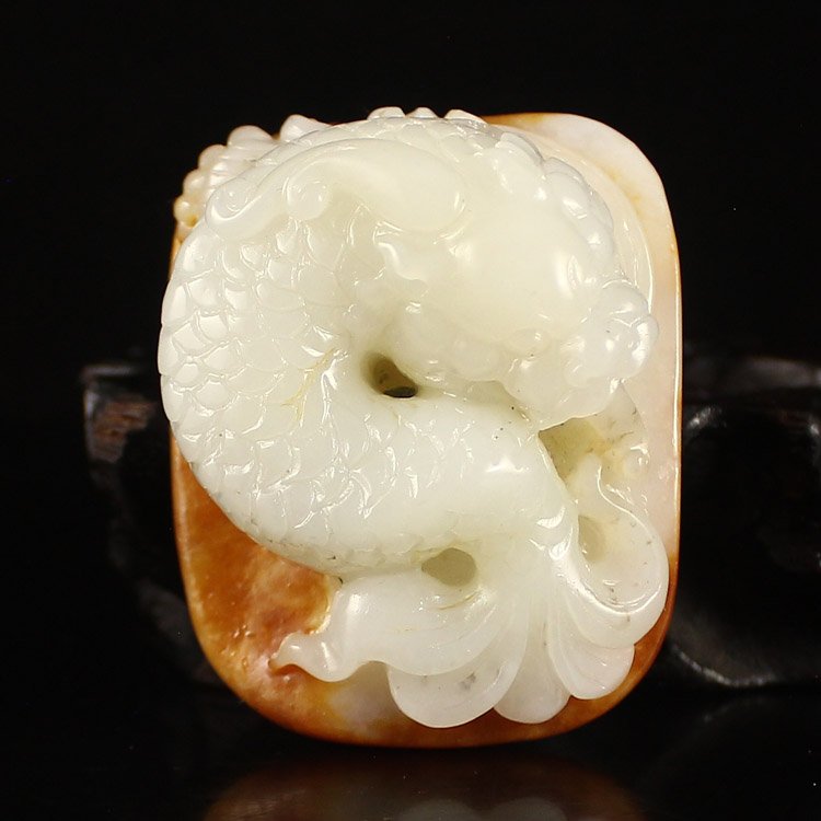Chinese Hetian Jade Dragon Head Fish Pendant (1 of 7)