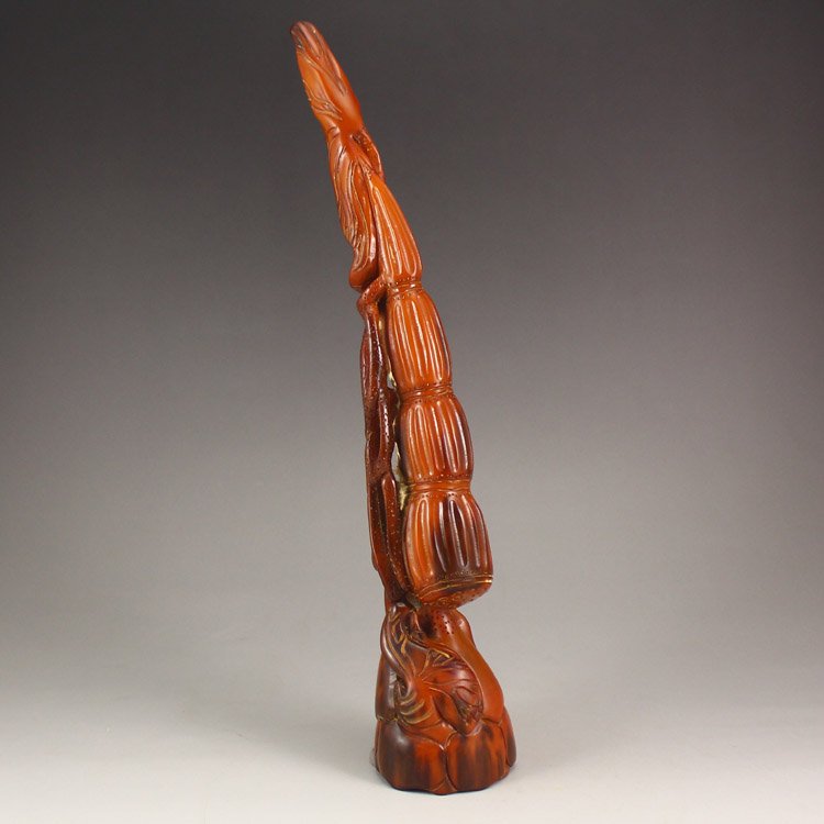 Superb Chinese Ox Horn Carved Lotus Statue: Superb Chinese Ox Horn Carved Lotus Statue Dimension: 264*48*46(mm) 10.39*1.89*1.81(in) Weight 0.38 lbs/171 g Tips about horn sculpture Horn sculpture has a long history. The horn sculpture is usually