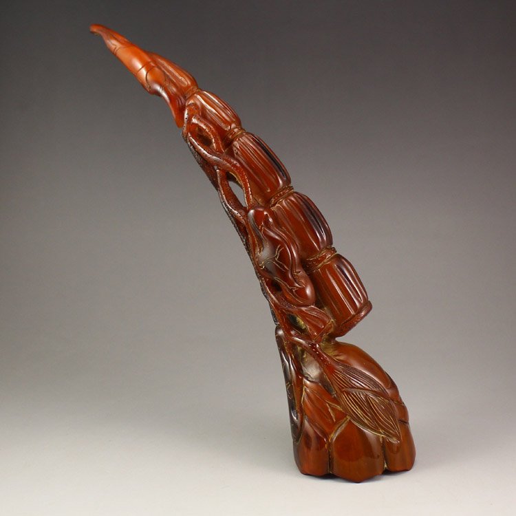 Chinese Ox Horn Lotus Root Statue: Chinese Ox Horn Lotus Root Statue Dimension: 235*55*50(mm) 9.25*2.17*1.97(in) Weight 0.41 lbs/188 g Tips about horn sculpture Horn sculpture has a long history. The horn sculpture is usually made of r