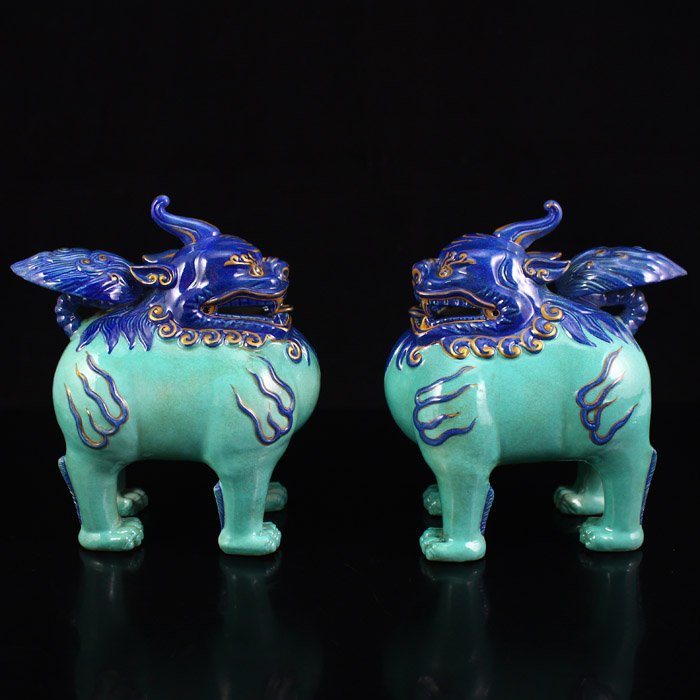 Chinese Gilt Gold Sky-blue Glaze Porcelain Pixiu Statue: 中國清代 鍍金天藍釉 獨角貔貅 擺件一對 A Pair Chinese Gilt Gold Sky-blue Glaze Porcelain Pixiu Drag