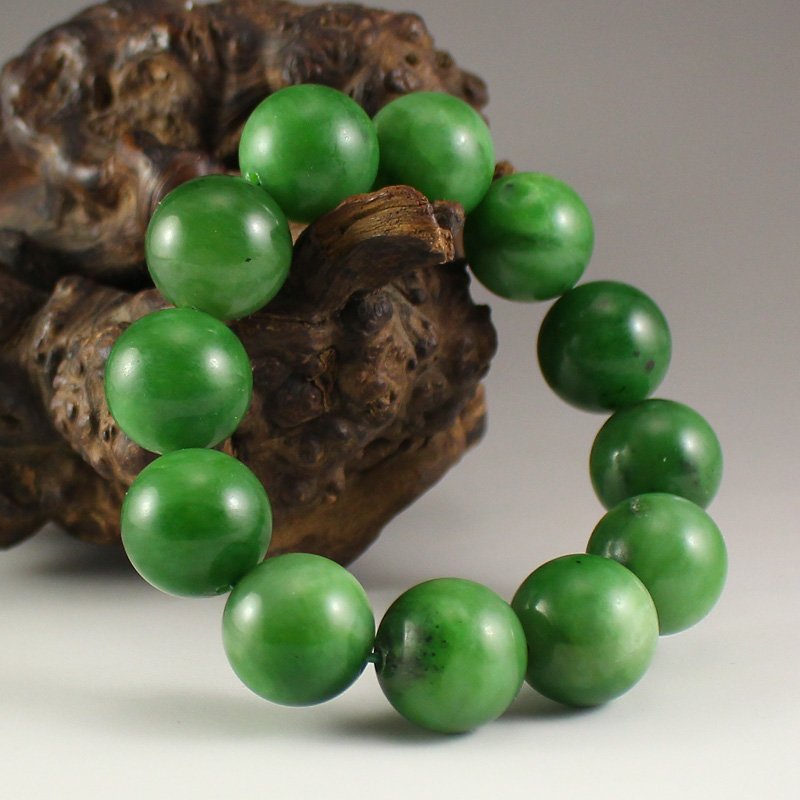 Chinese Green Hetian Jade Beads Bracelet (1 of 8)