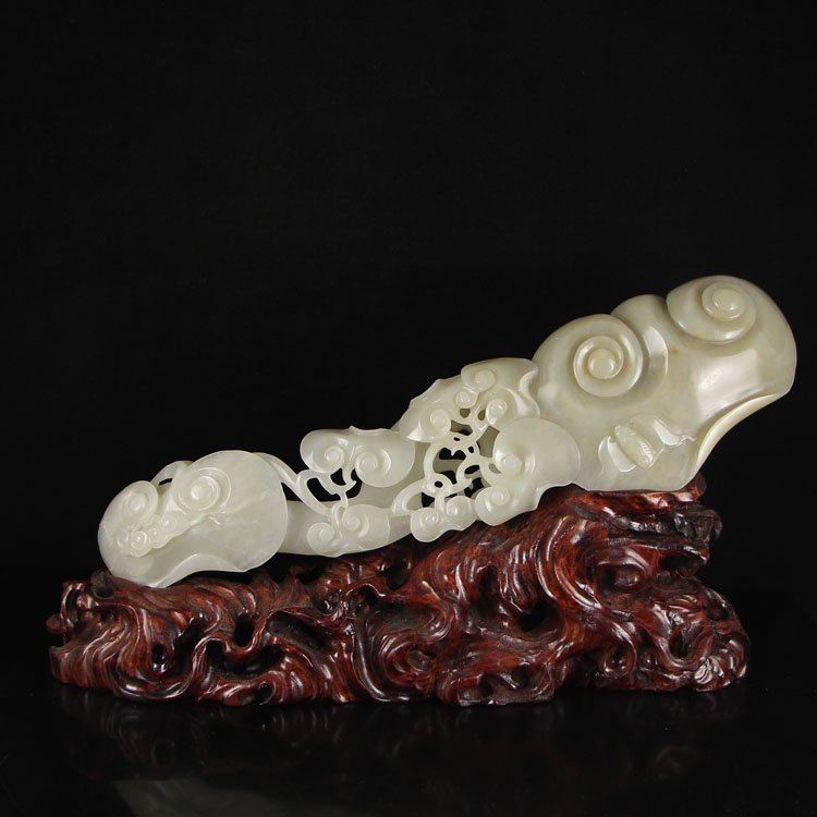 Chinese Qing Dynasty Hetian Jade Ruyi Statue (1 of 6)