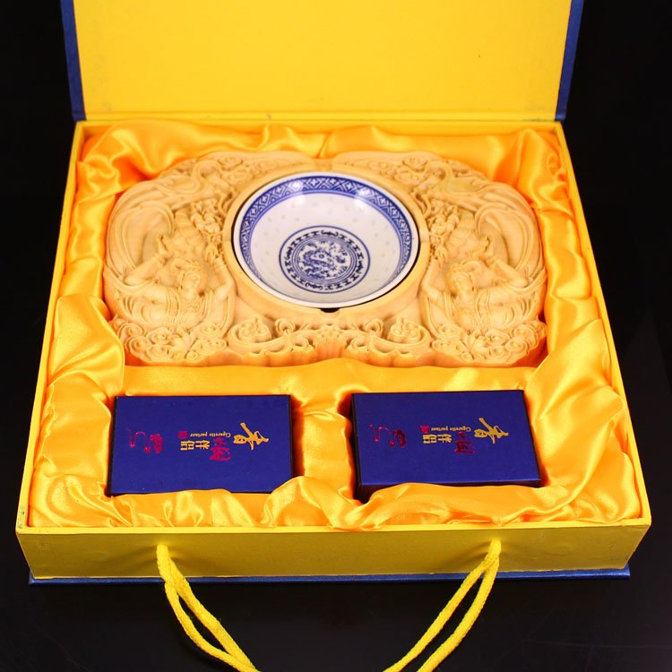 Chinese Boxwood Inlay Blue And White Porcelain Ashtray (1 of 6)