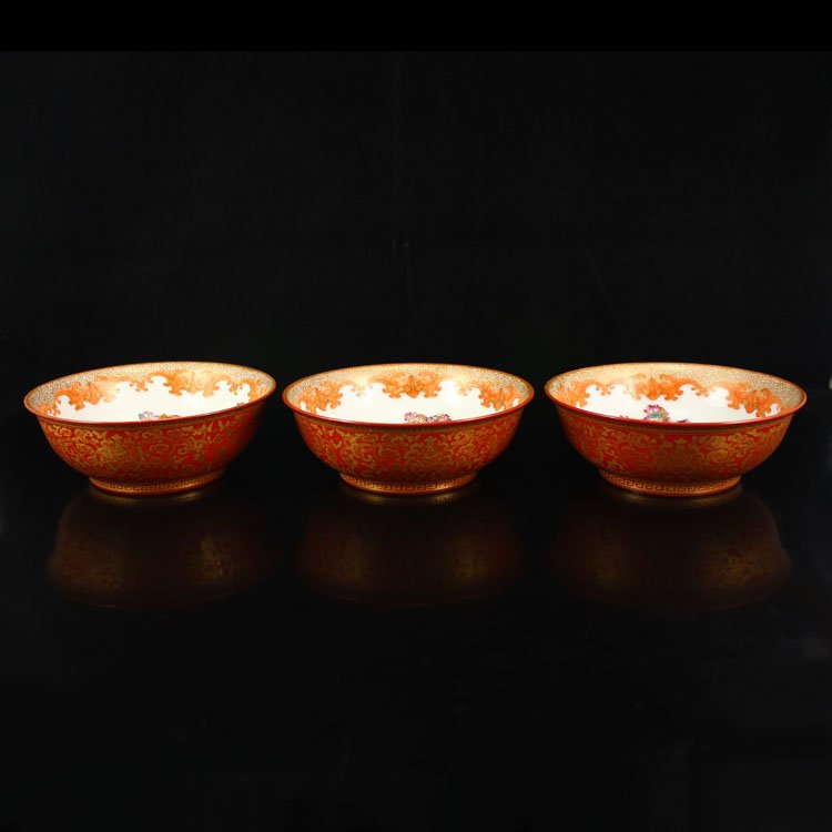 A Set Chinese Gold Plated Famille Rose Porcelain Bowls: 一套中國清代 鎏金粉彩 福祿壽 瓷器碗 A Set Chinese Gold Plated Famille Rose Porcelain Bowls w Yongzheng M