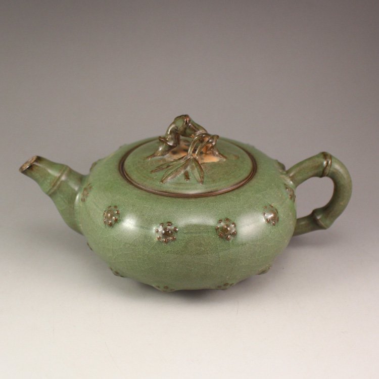 Chinese Song Dynasty Long Quan Kiln Porcelain Teapot (1 of 6)