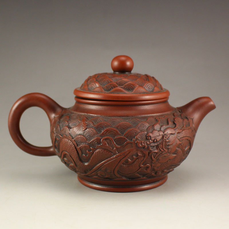 Chinese Yixing Zisha Clay Teapot w Artist Signature: Handmade Chinese Yixing Zisha Clay Teapot w Artist Signature Dimension: 150x100x85(mm) 5.91x3.94x3.35(inches) Weight 0.62 lbs/279 g