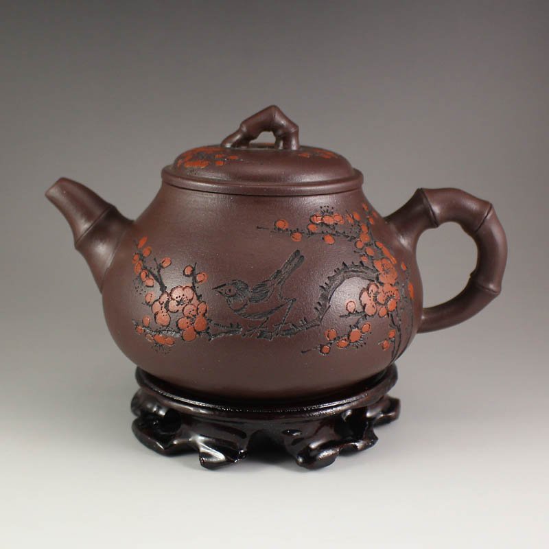 Chinese Yixing Zisha Clay Teapot w Artist Signature: Chinese Yixing Zisha Clay Teapot w Artist Signature Dimension:170x114x95(mm)6.69x4.49x3.74(in) Weight 0.77 lbs/351 g The total weight does not include the base. The base is not included after you have