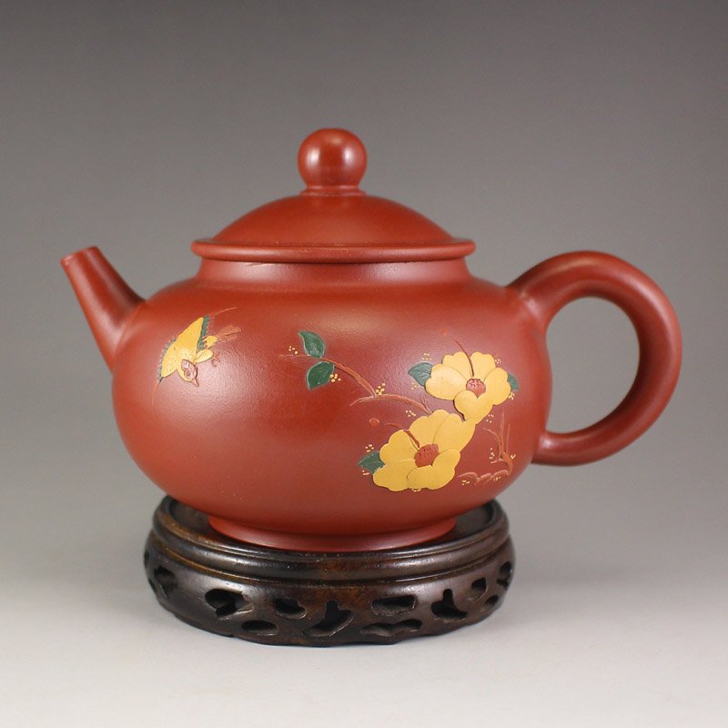 Chinese Yixing Zisha Clay Teapot w Artist Signature: Chinese Yixing Zisha Clay Teapot w Artist Signature Dimension:150x110x95(mm)5.91x4.33x3.74(inches) Weight 0.67 lbs/304 gThe total weight does not include the base. The base is not included after you h
