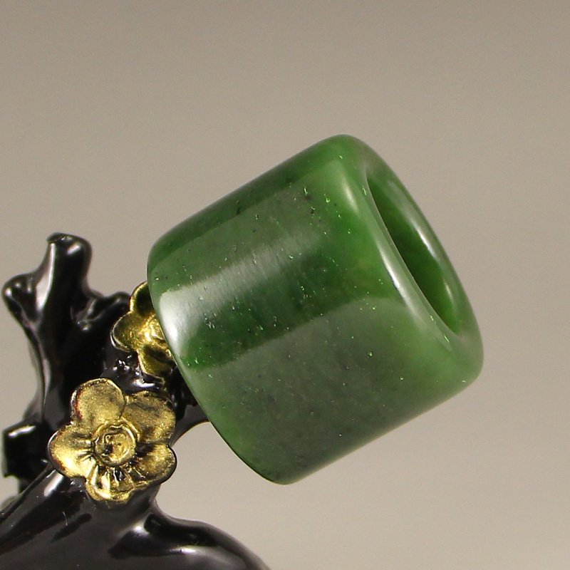 Chinese Green Hetian Jade Thumb Ring (1 of 7)