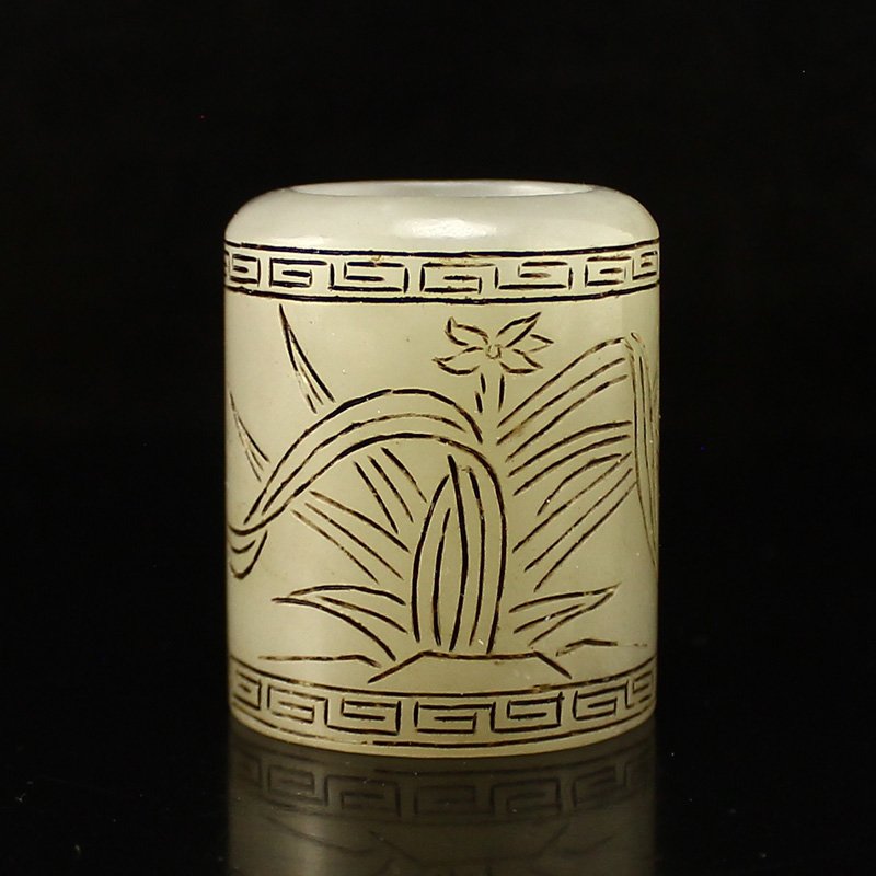 Chinese Qing Dynasty Hetian Jade Thumb Ring (1 of 7)