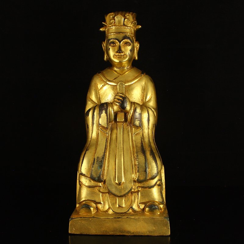 Chinese Ming Dynasty Gilt Gold Bronze Figure Statue: Chinese Ming Dynasty Gilt Gold Bronze Figure Statue Dimension: 235 x 98 x 95(mm) 9.25 x 3.86 x 3.74(inches) Weight 3.13 lbs/1422 g