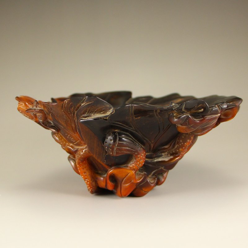 Vintage Chinese Ox Horn Lotus Flower Brush Washer: 中國清代 牛角蓮花筆洗 Vintage Chinese Ox Horn Lotus Flower Brush Washer Dimension:154x145x70(mm) 6.06x5.71x2.76(inches) Weight 0.41 lbs/185 