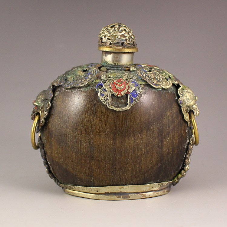 Chinese Qing Dynasty Ox Horn Snuff Bottle: Chinese Qing Dynasty Ox Horn Snuff Bottle Dimension: 102x58x105(mm)4.02x2.28x4.13(inches) Weight 0.52 lbs/235 g