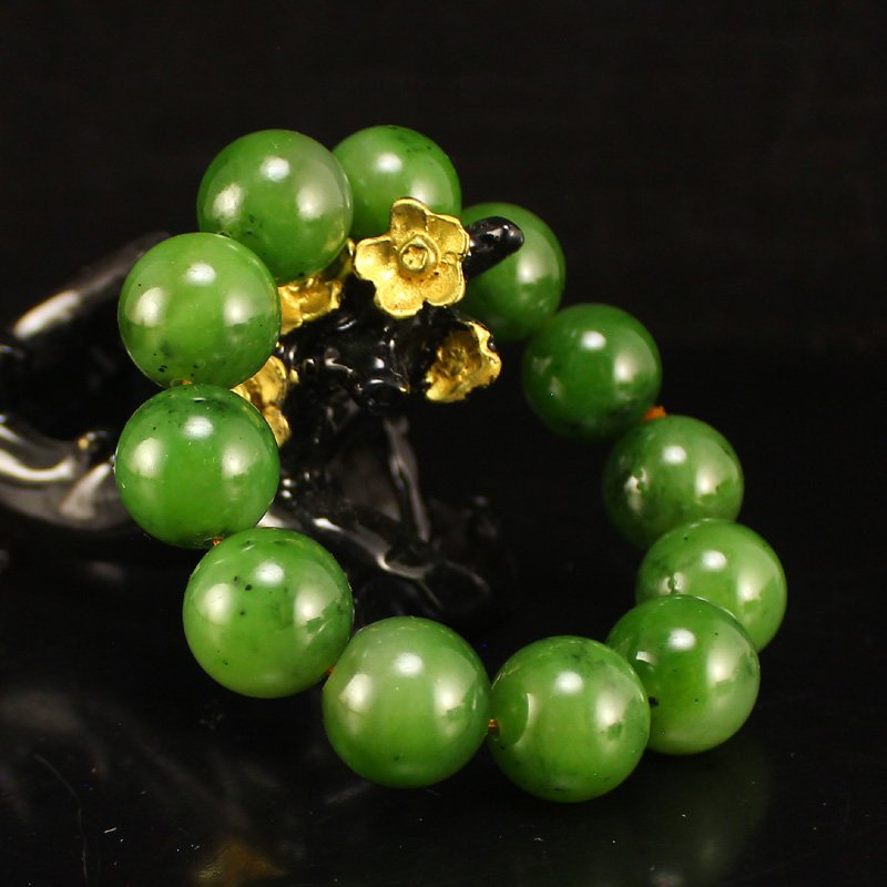 Chinese Green Hetian Jade Beads Bracelet (1 of 7)