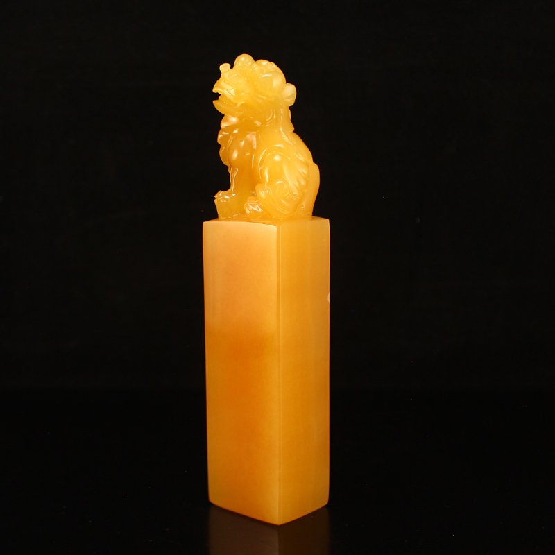 Indonesia Jin Tian Huang Fortune Pi Xiu Seal: Indonesia Jin Tian Huang Fortune Pi Xiu Seal w Certificate Dimension: 137x25x30(mm) 5.39x0.98x1.18(inches) Weight: 0.48 lbs/218 g