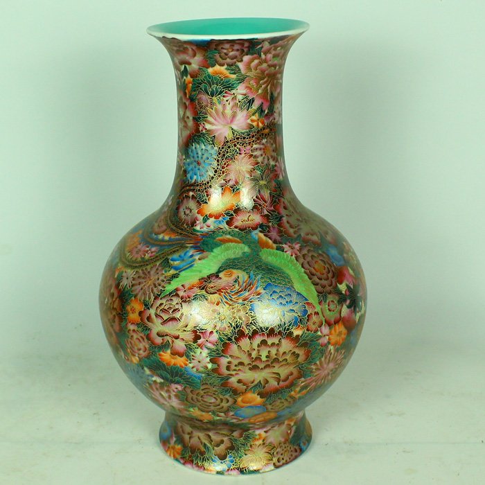 Chinese Qing Dynasty Gilt Gold Enamels Porcelain Vase (1 of 10)