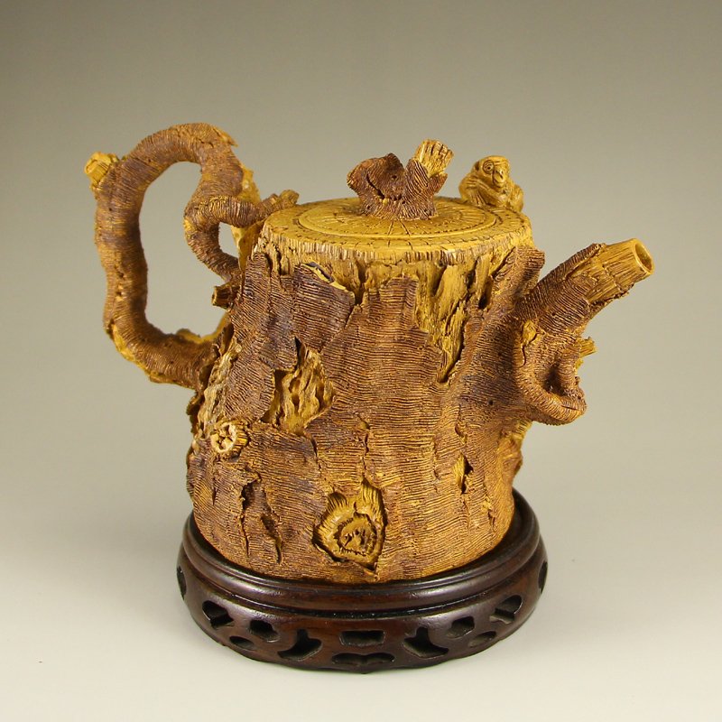 Chinese Yixing Zisha Clay Teapot w Artist Signed: Chinese Yixing Zisha Clay Teapot w Artist Signed Dimension: 165 x 105 x 105(mm) 6.50 x 4.13 x 4.13(inches) Weight 0.68 lbs/309 g The total weight does not include the base. The base is not included af