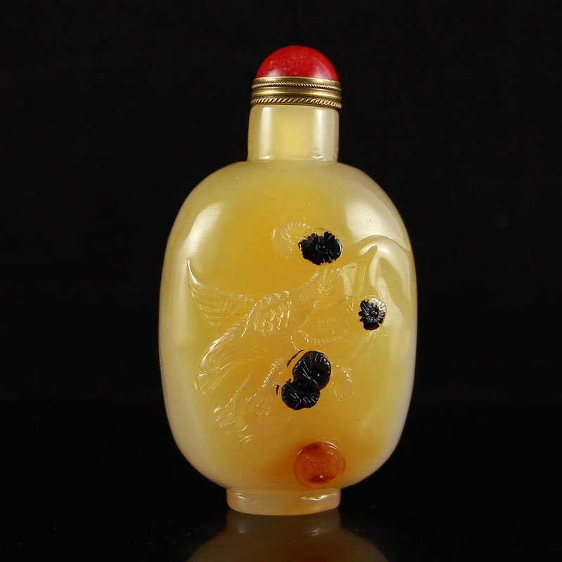 Chinese Natural Agate Snuff Bottle w Eagle (1 of 6)